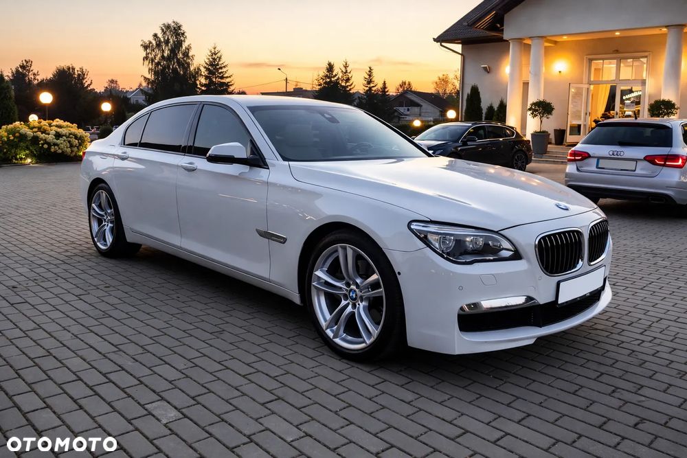 BMW Seria 7 740Li - 1