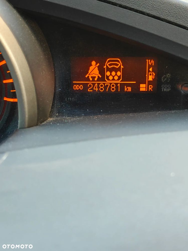 Toyota Verso 1.8 Sol 7os - 9