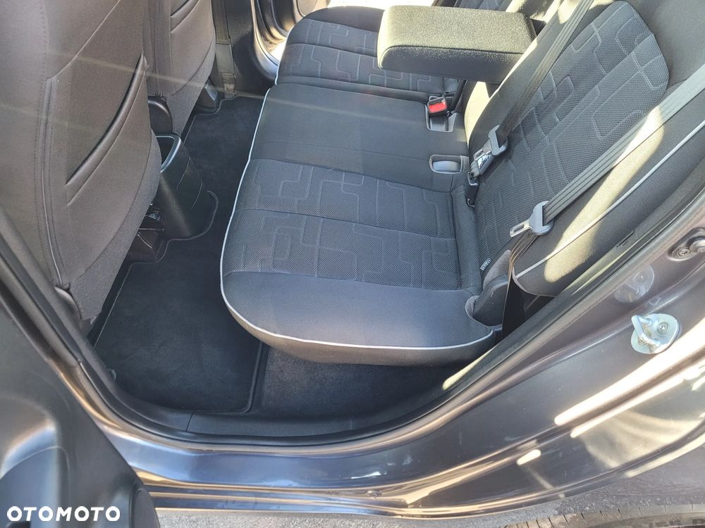Kia Venga 1.6 CVVT Fifa World Cup Edition - 16