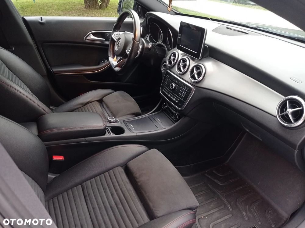Mercedes-Benz CLA 180 d 7G-DCT AMG Line - 13