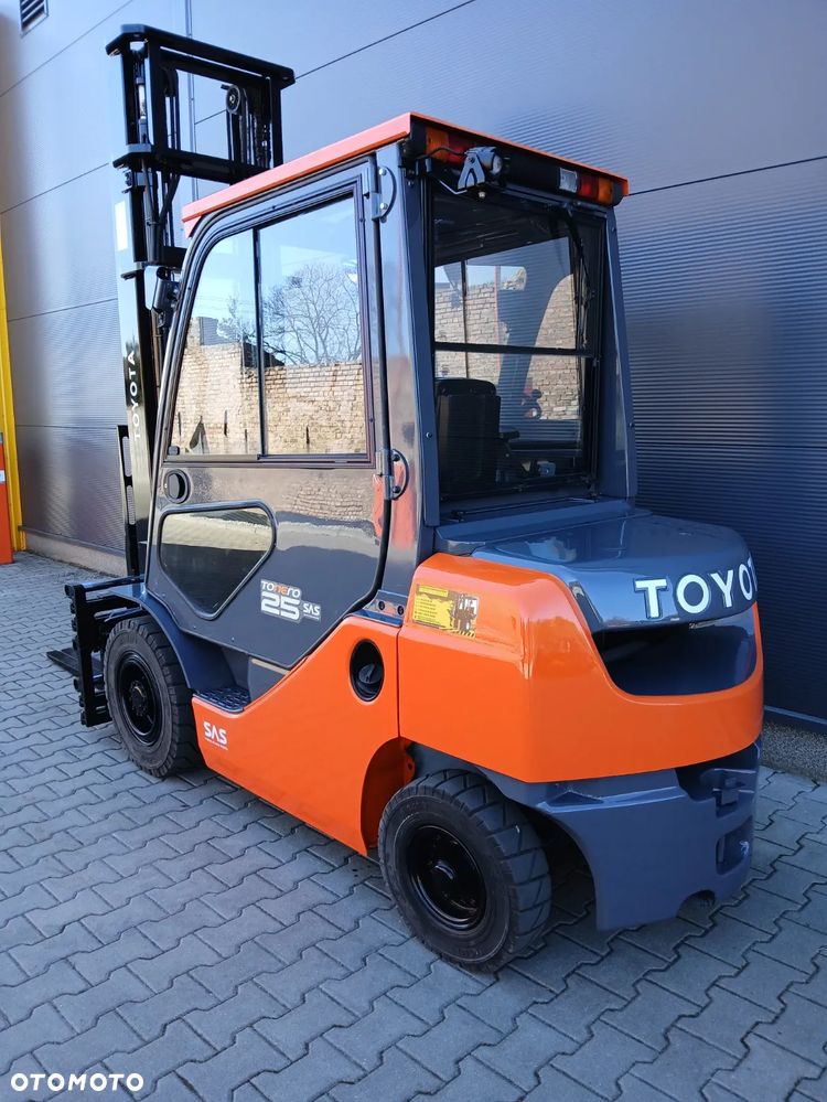 Toyota 02-8FDF25 - 5