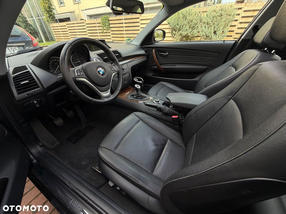BMW Seria 1 120d Limited Edition Lifestyle mit M Sportpaket - 25