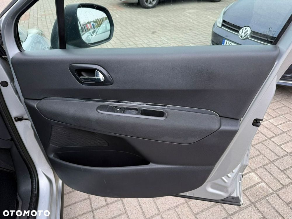 Peugeot 3008 1.6 THP Allure - 38