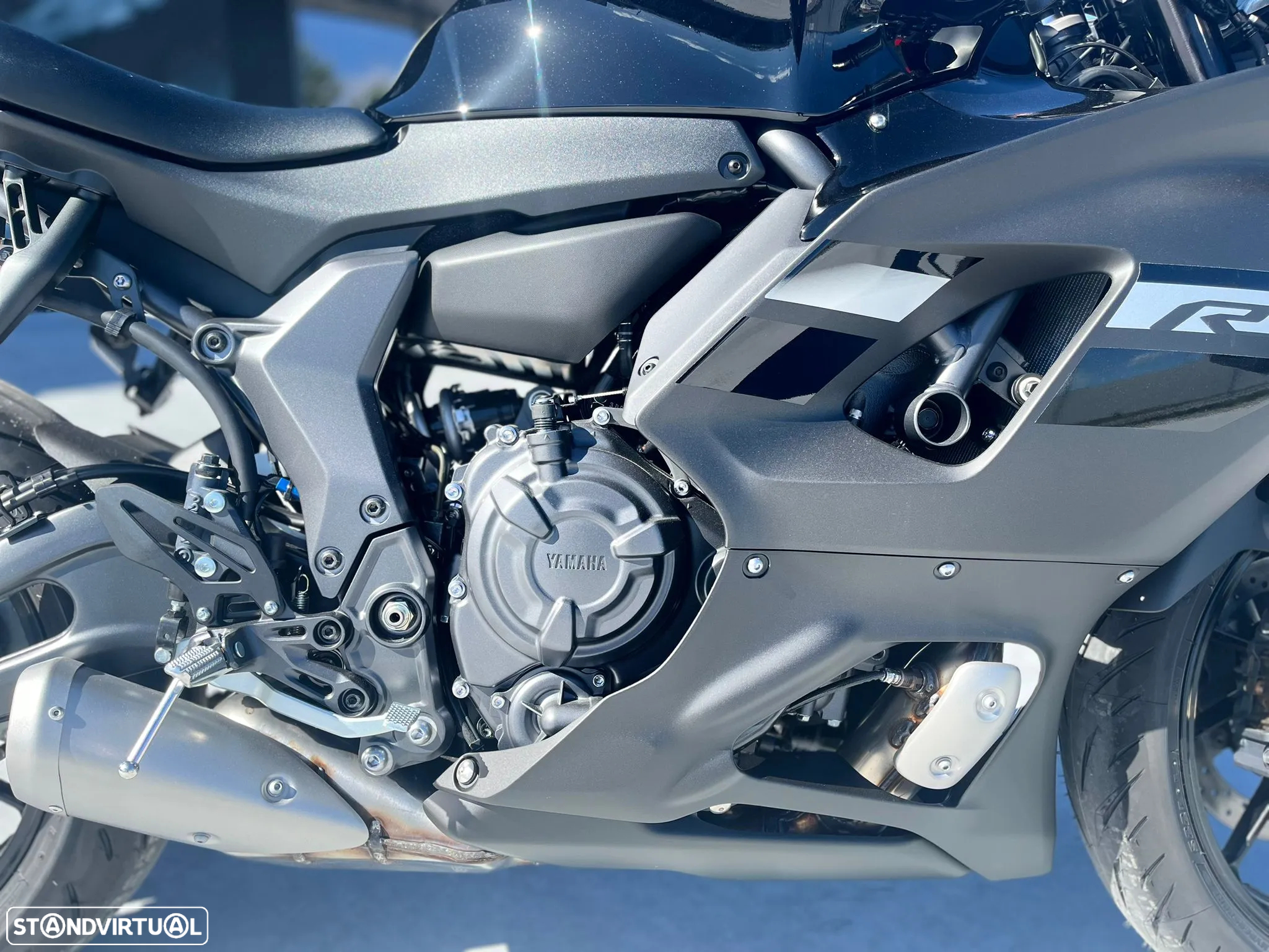 Yamaha R 7 (MIDNIGHT BLACK) - 13