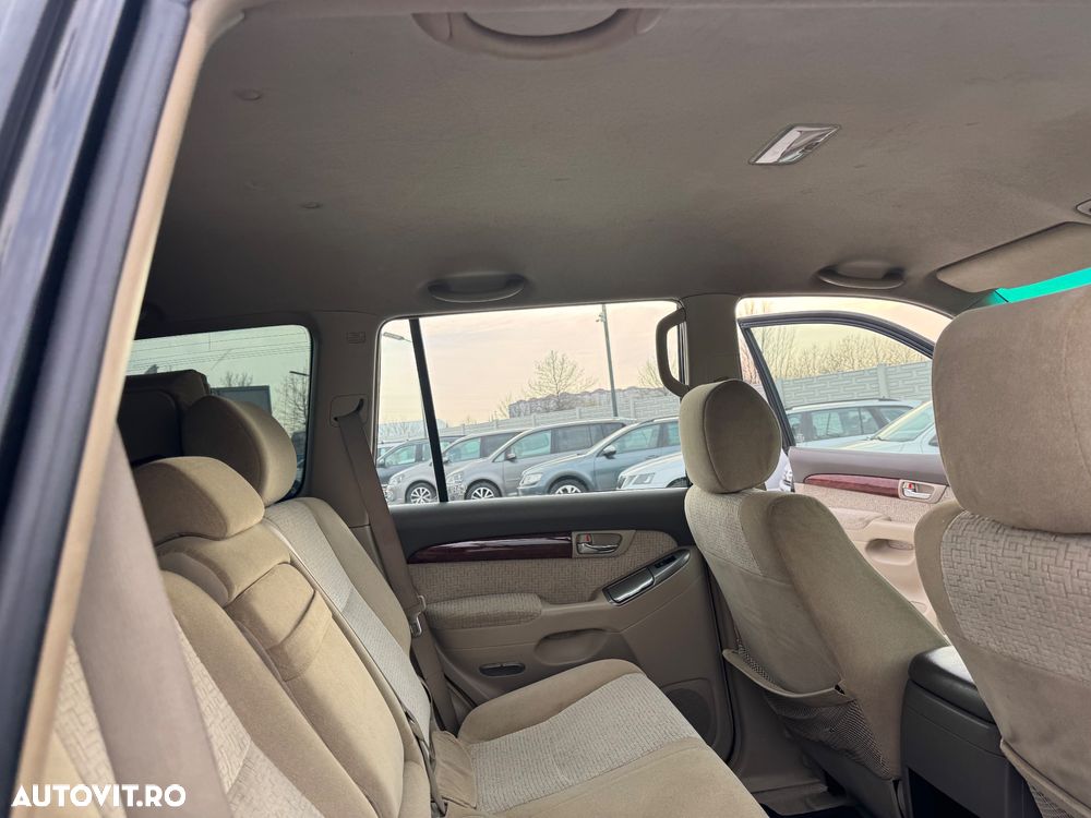 Toyota Land Cruiser - 13