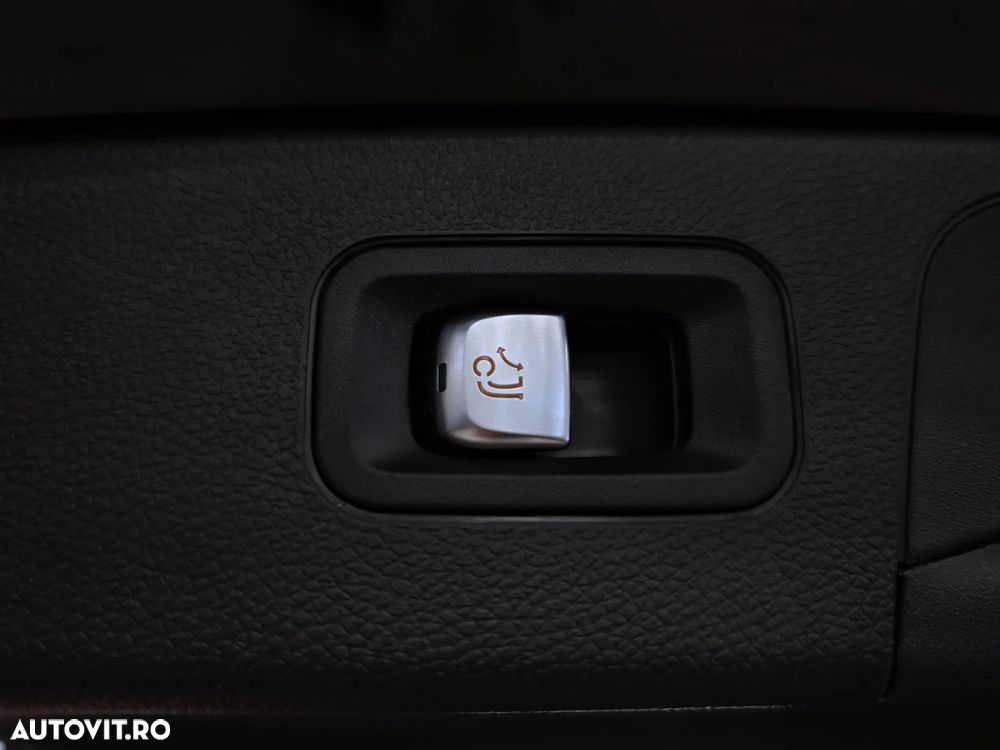 Mercedes-Benz GLC 300 e 4MATIC - 33