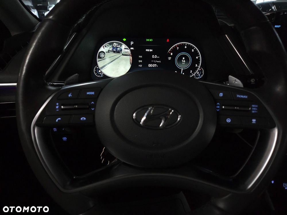 Hyundai Sonata - 11