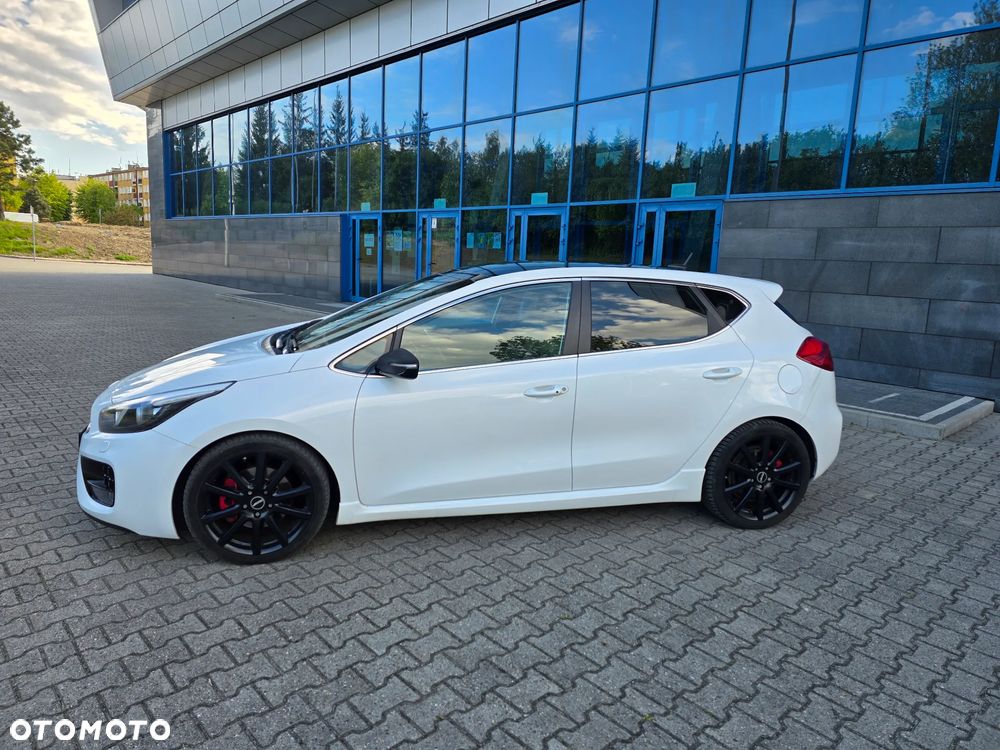 Kia Ceed 1.6 T-GDI GT-Track - 13