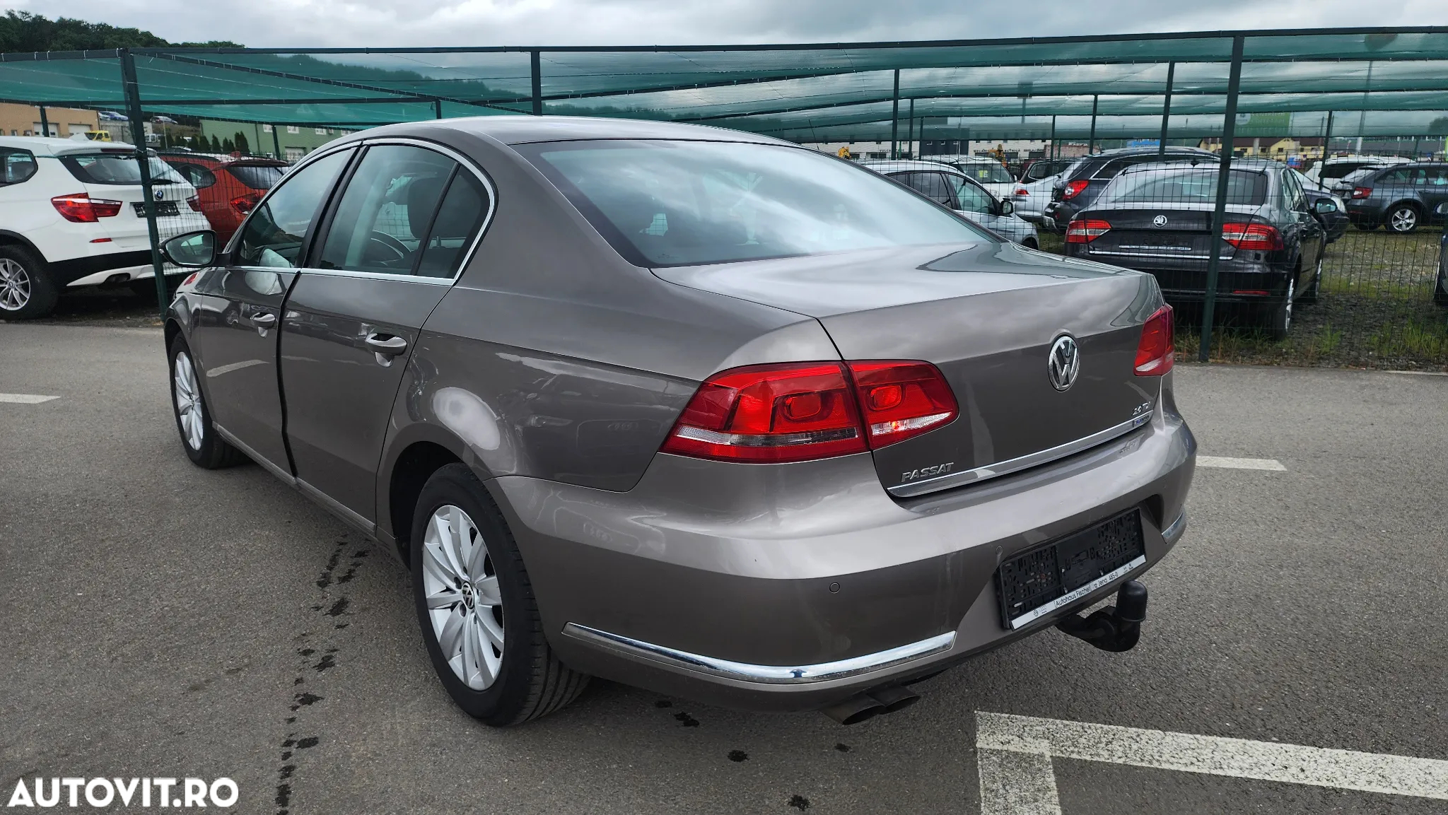 Volkswagen Passat - 4