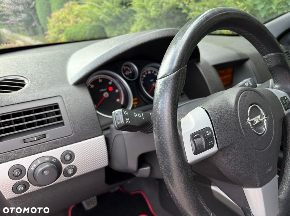 Opel Astra GTC 1.3 CDTI - 8