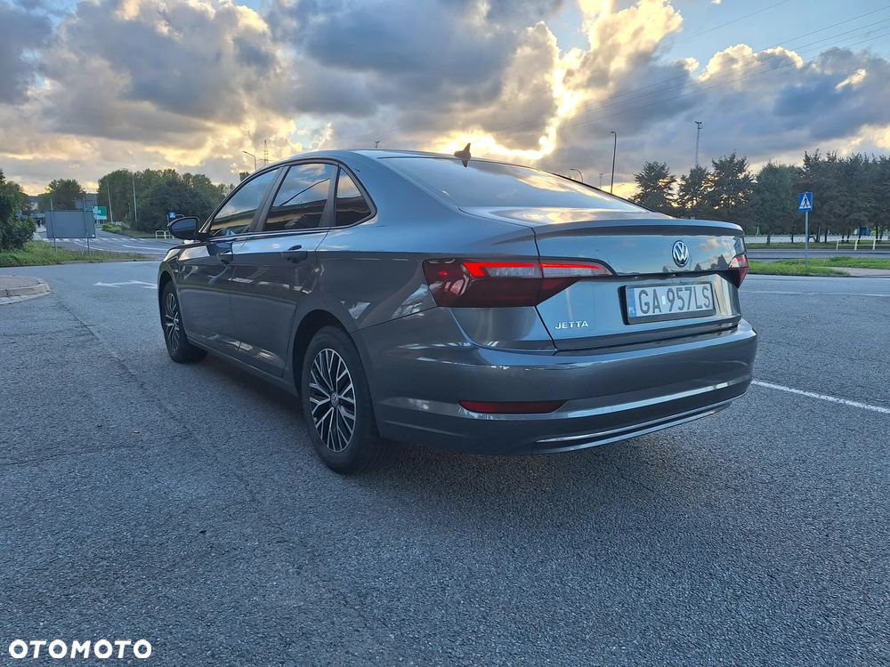 Volkswagen Jetta - 3