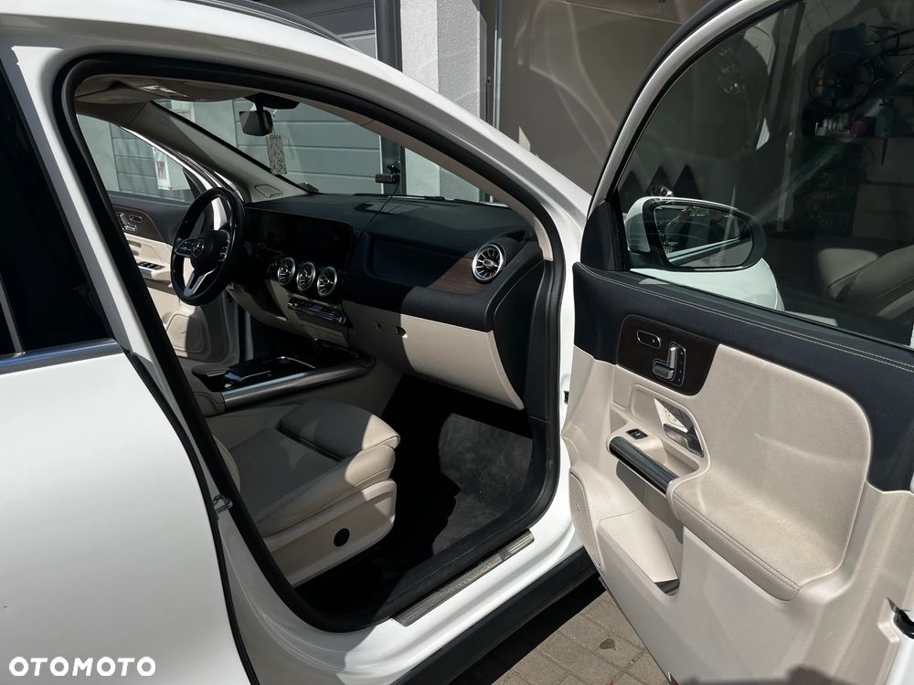 Mercedes-Benz GLA - 14