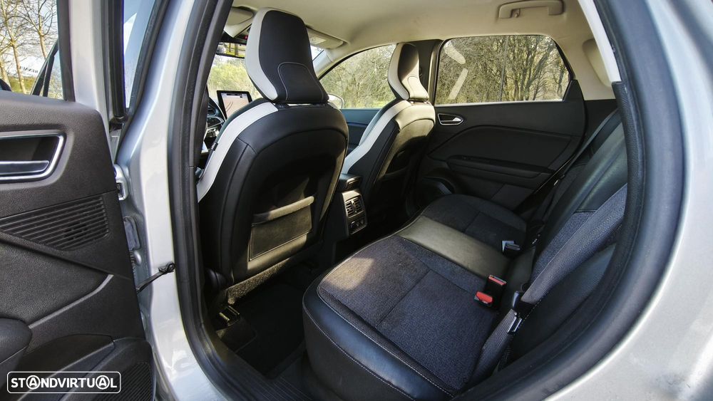 Renault Captur 1.3 TCe Exclusive EDC - 11