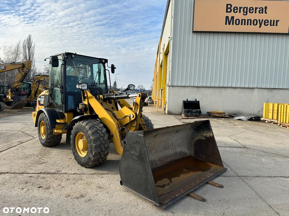 Caterpillar 907M - 3