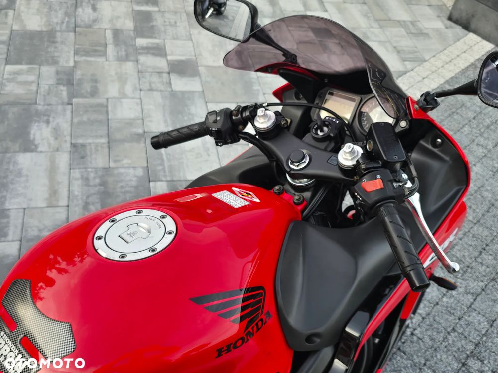 Honda CBR - 23
