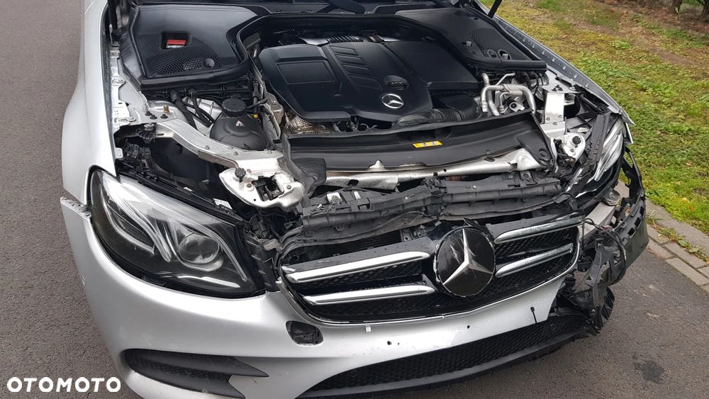 Mercedes-Benz Klasa E 220 d AMG - 21