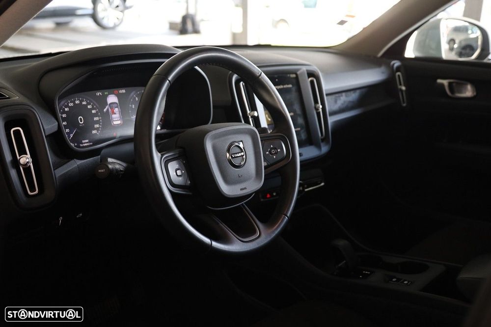 Volvo XC 40 1.5 T2 Momentum Core Geartronic - 11