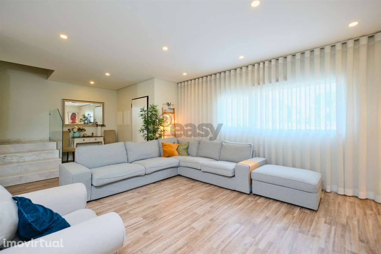 Moradia T4 em Condomínio Privado com Piscina e Garagem em Setúbal - Grande imagem: 4/45