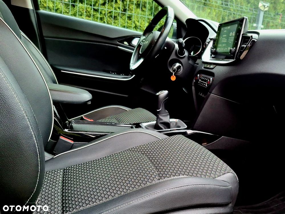 Kia Ceed 1.5 T-GDI L - 21