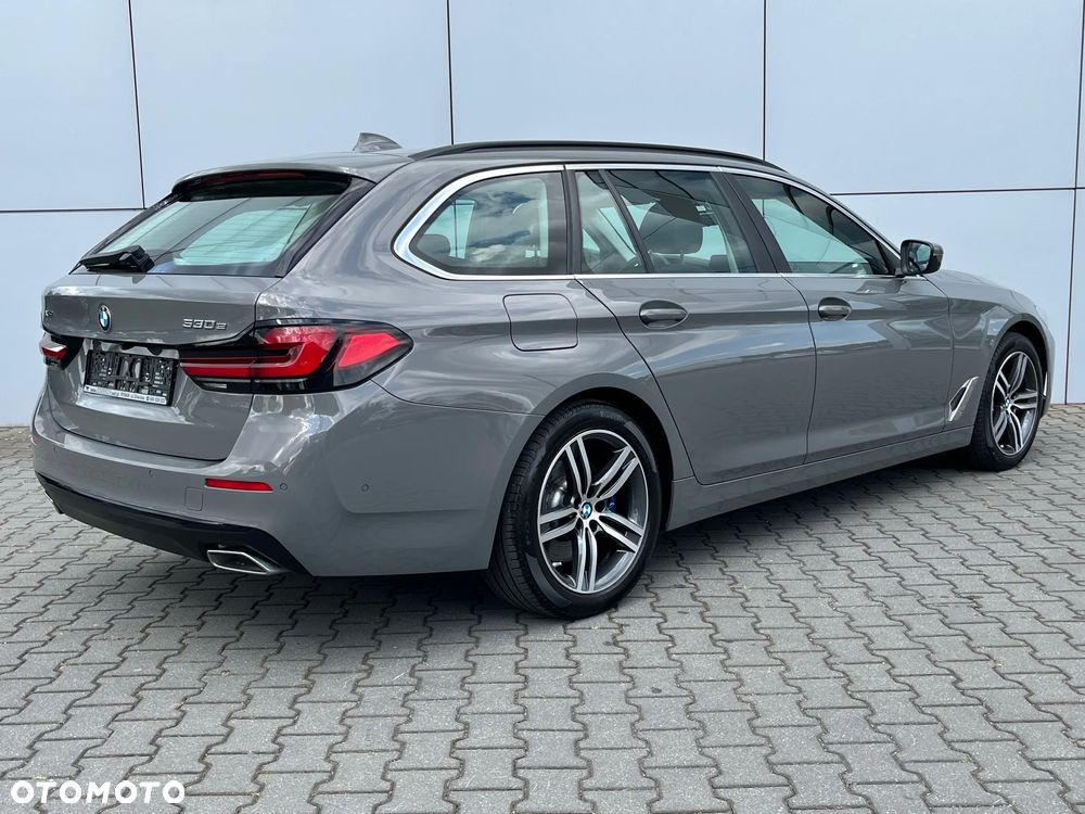 BMW Seria 5 530e xDrive - 9