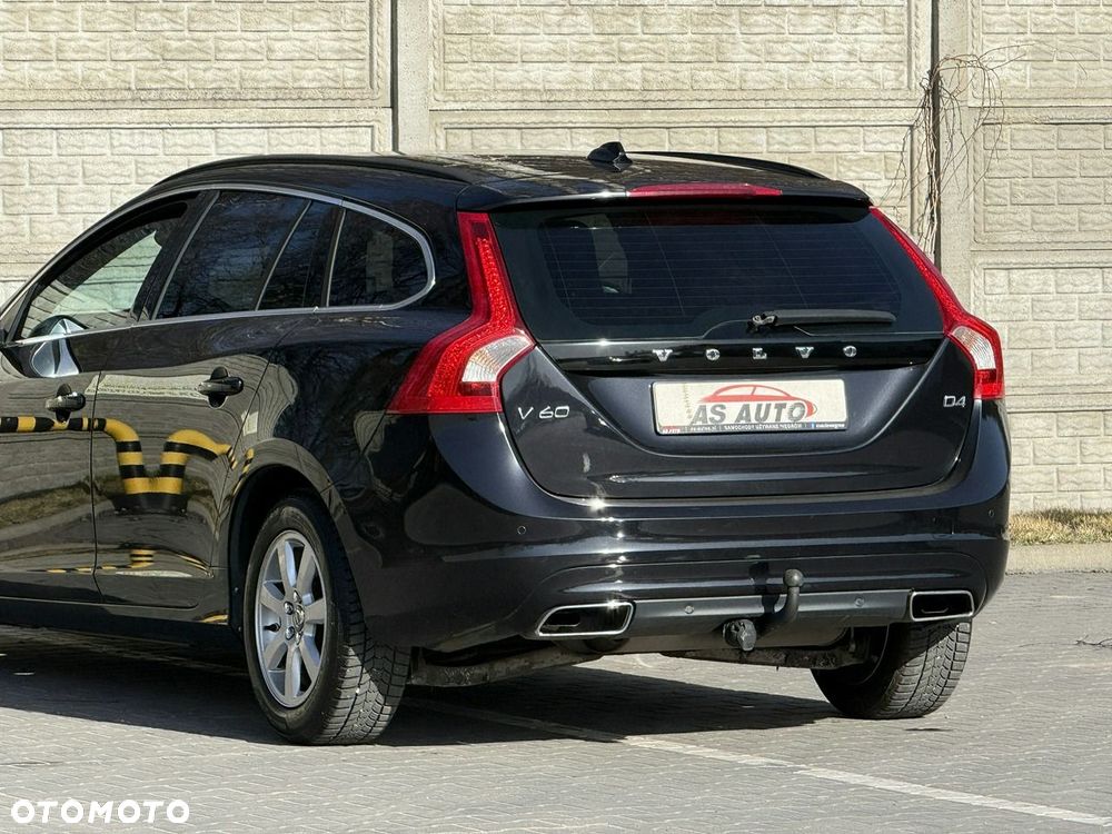 Volvo V60 D4 Momentum - 27