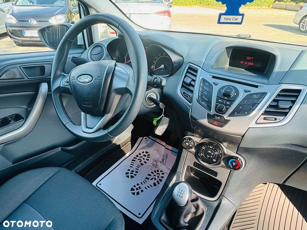 Ford Fiesta - 24