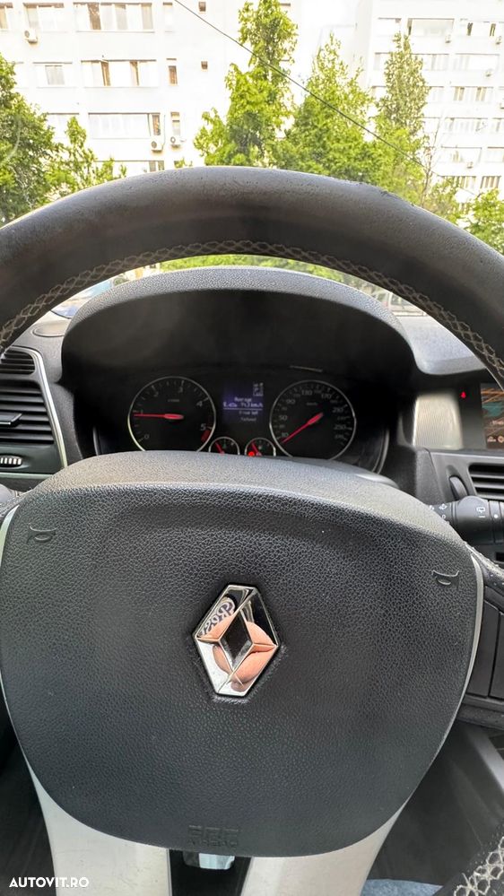 Renault Laguna dCi 175 FAP Aut. Bose Edition - 13