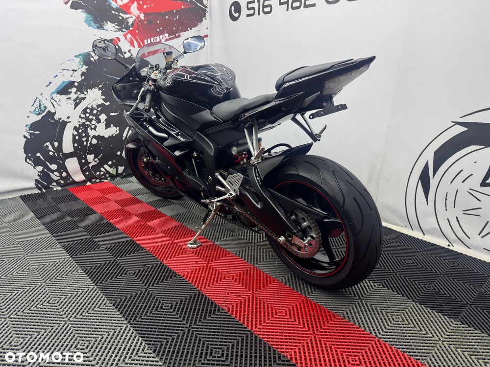 Yamaha R6 - 6