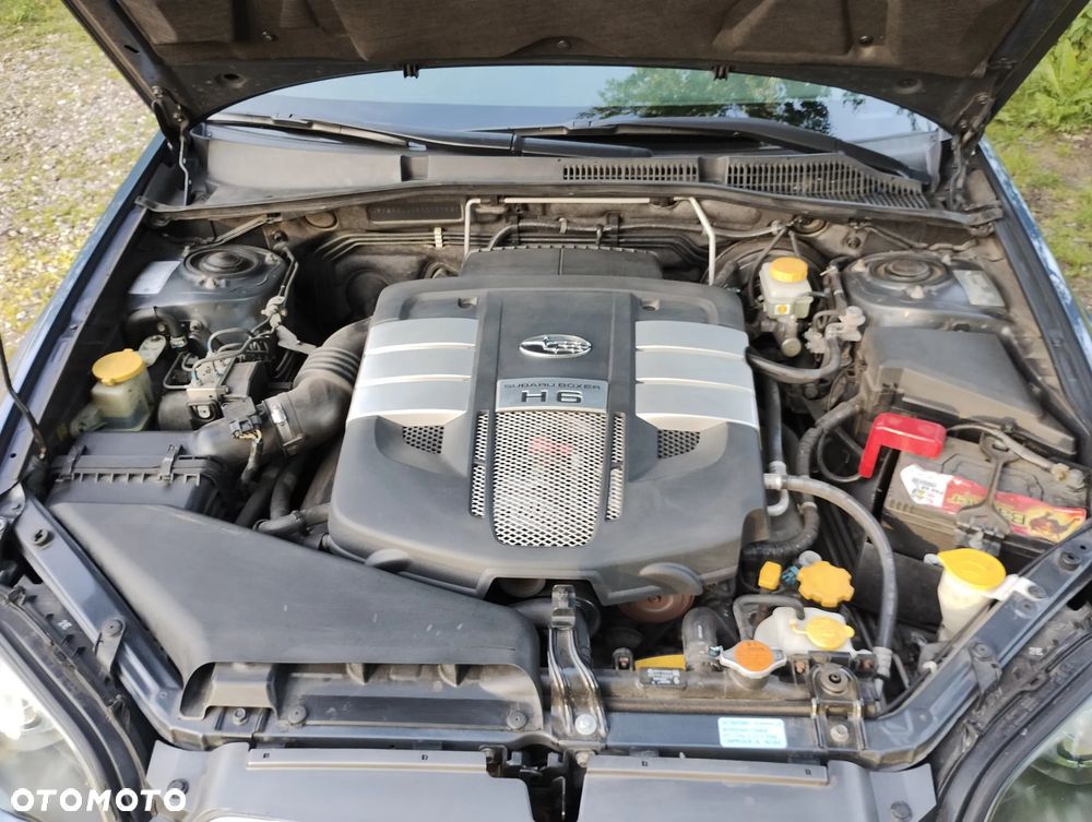 Subaru Outback 3.0 H6 - 12