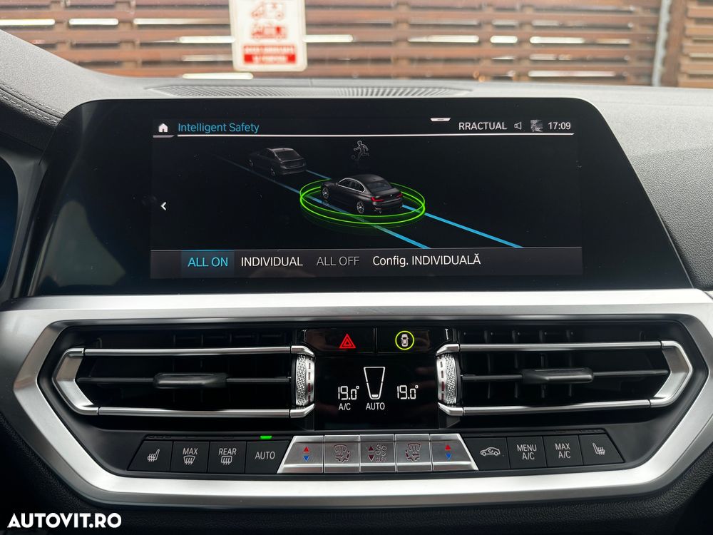 BMW Seria 3 330e Aut. Luxury Line - 37