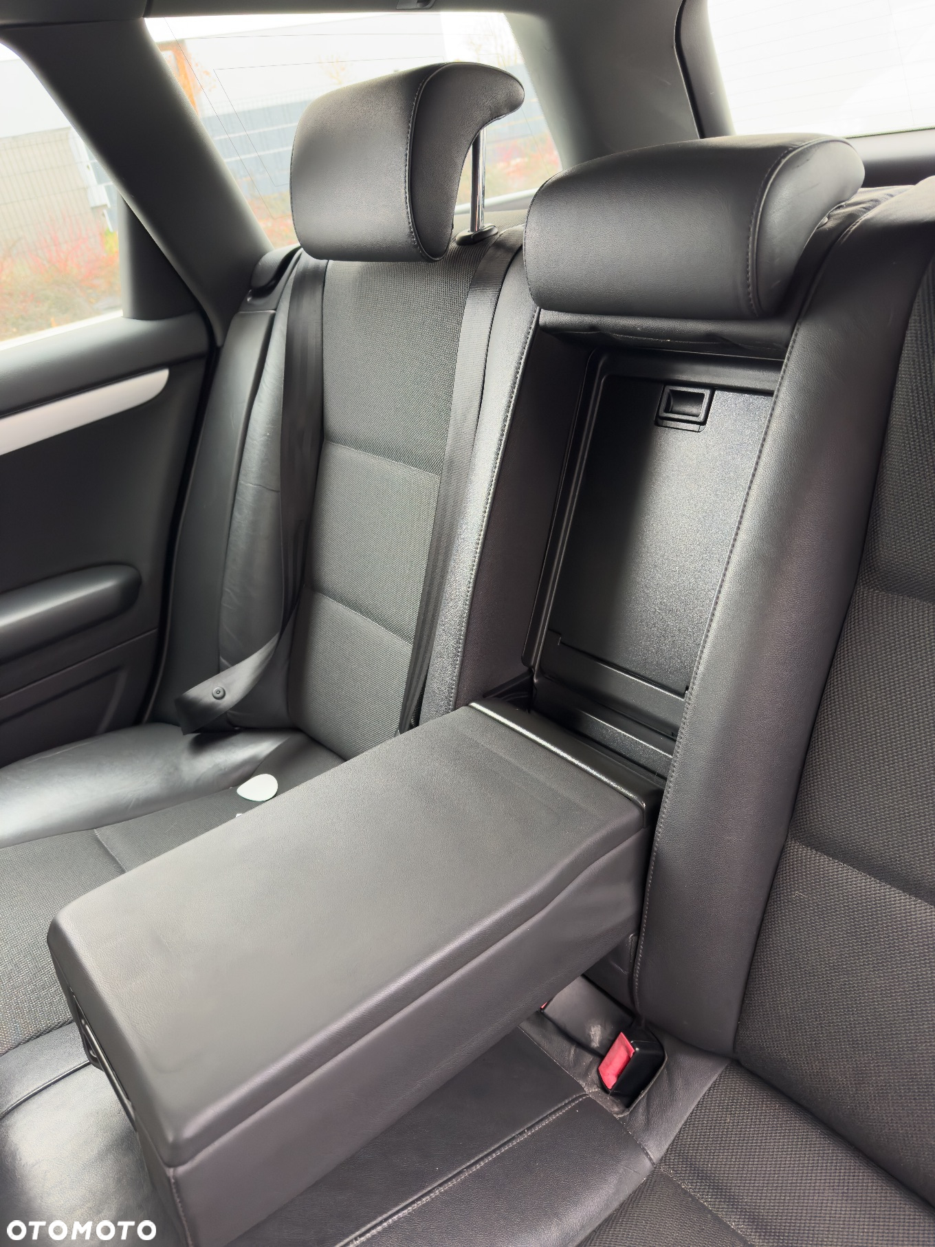 Audi A4 Avant 2.0 TDI DPF - 11