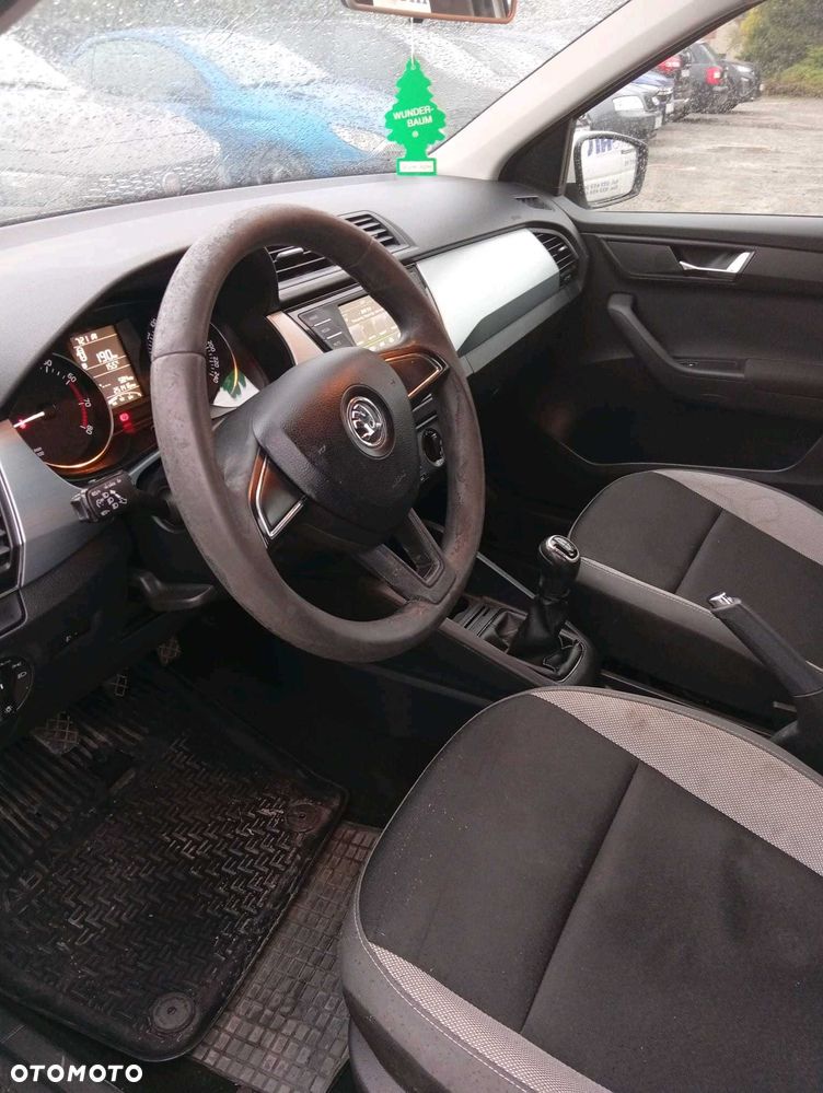 Skoda Fabia - 8