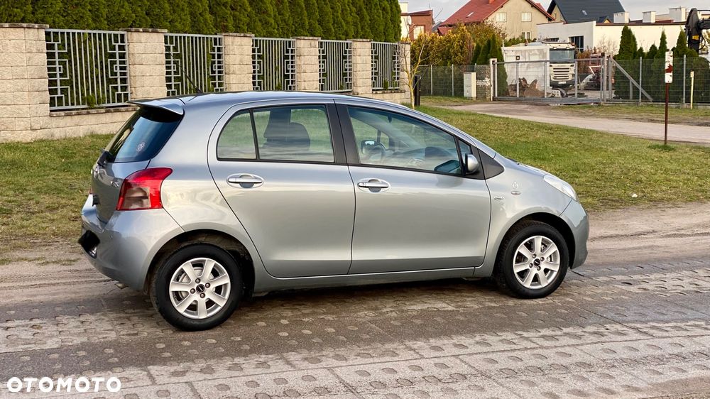 Toyota Yaris 1.4 D-4D Sol MM - 8