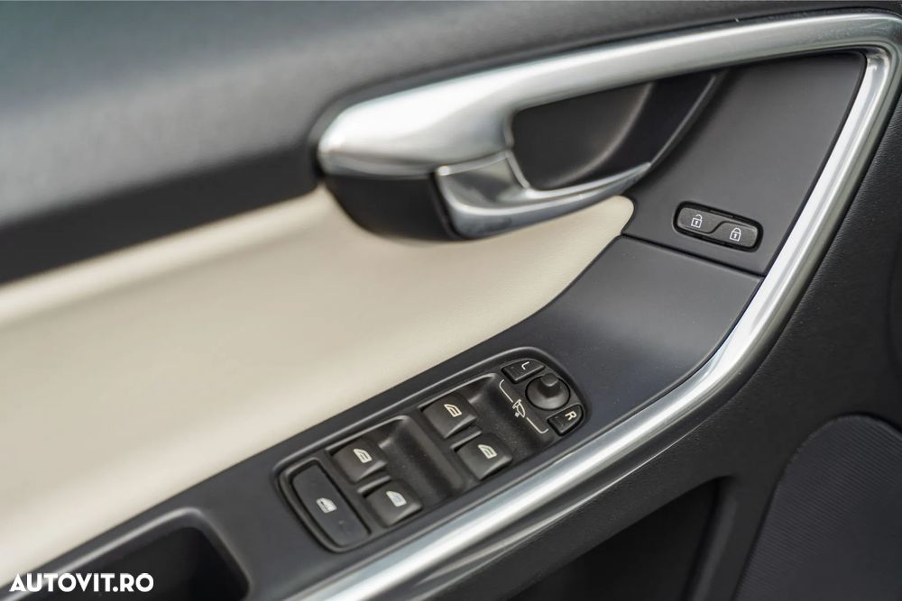 Volvo XC 60 D4 AWD Geartronic Inscription - 21