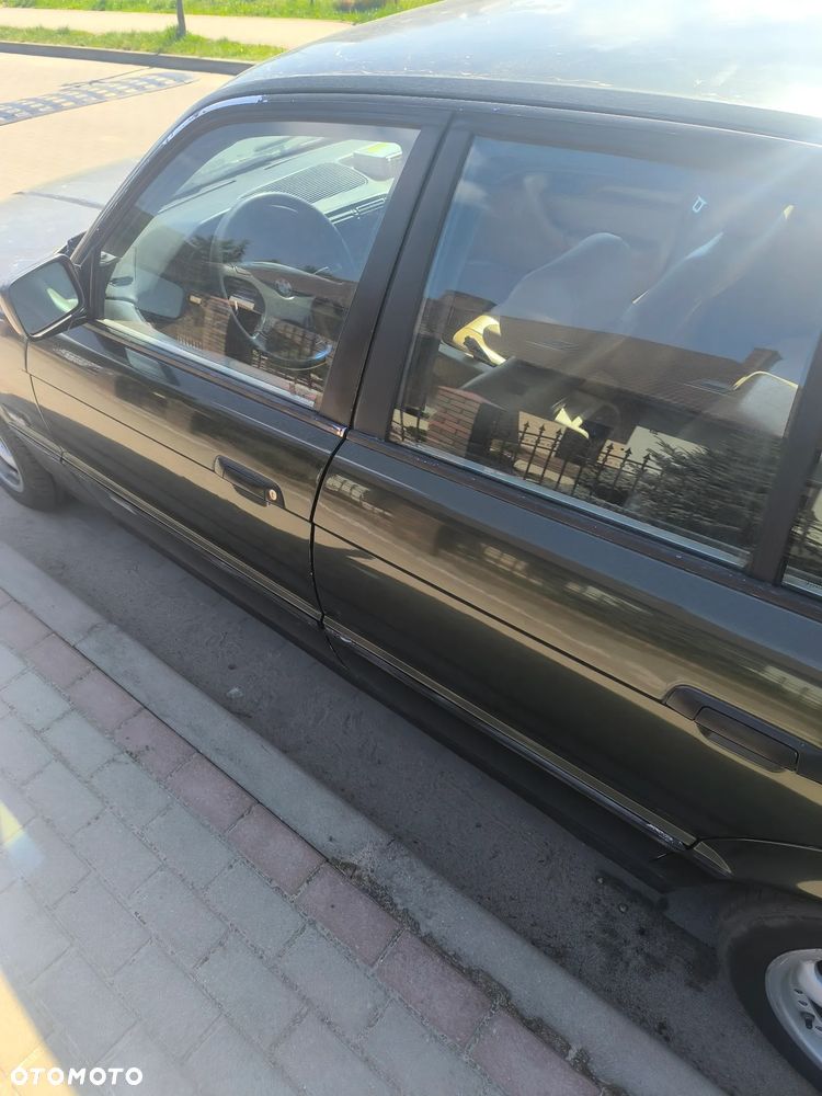 BMW Seria 5 520i - 28