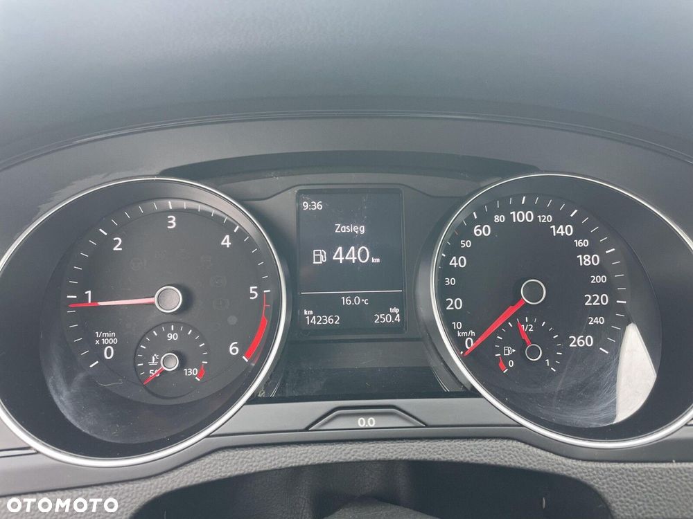 Volkswagen Passat 2.0 TDI EVO Essence - 25