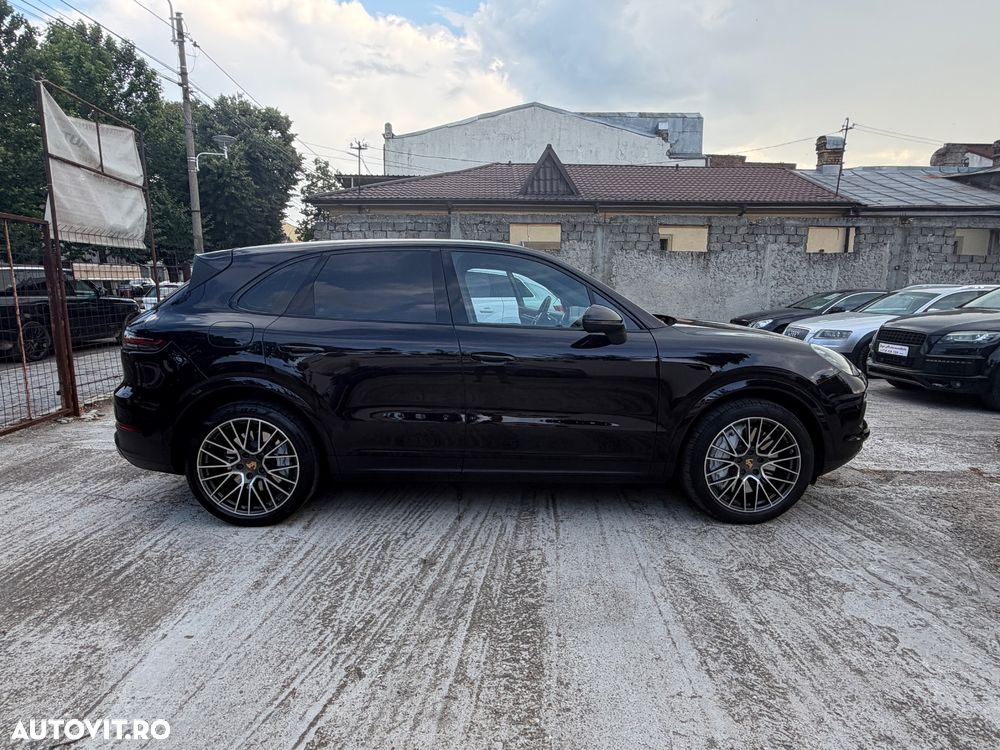 Porsche Cayenne Standard - 4