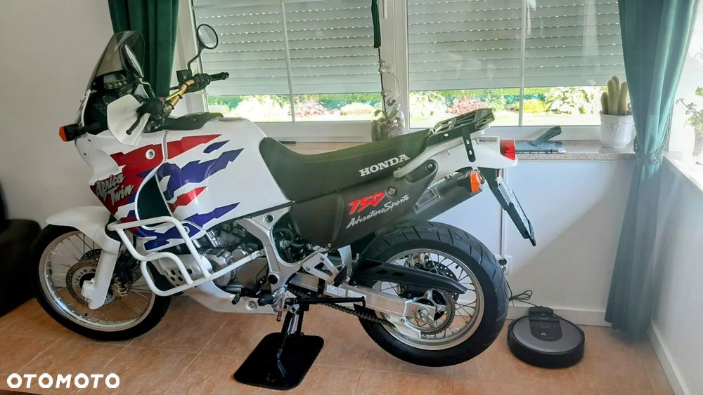 Honda XRV - 2
