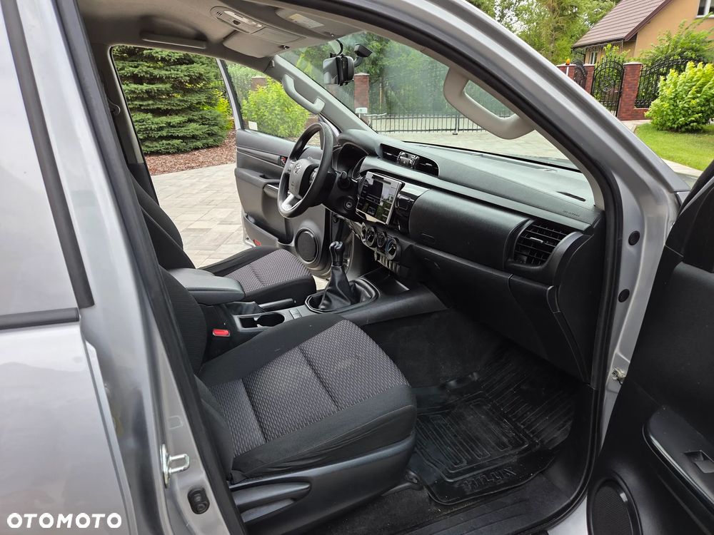Toyota Hilux - 22
