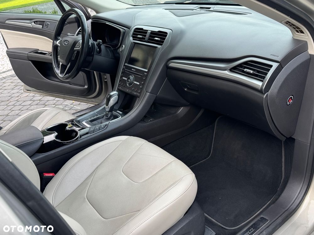 Ford Mondeo 2.0 TDCi Titanium PowerShift - 29