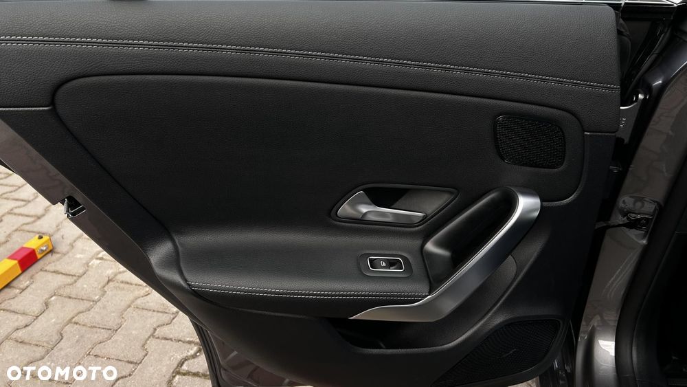 Mercedes-Benz CLA - 25