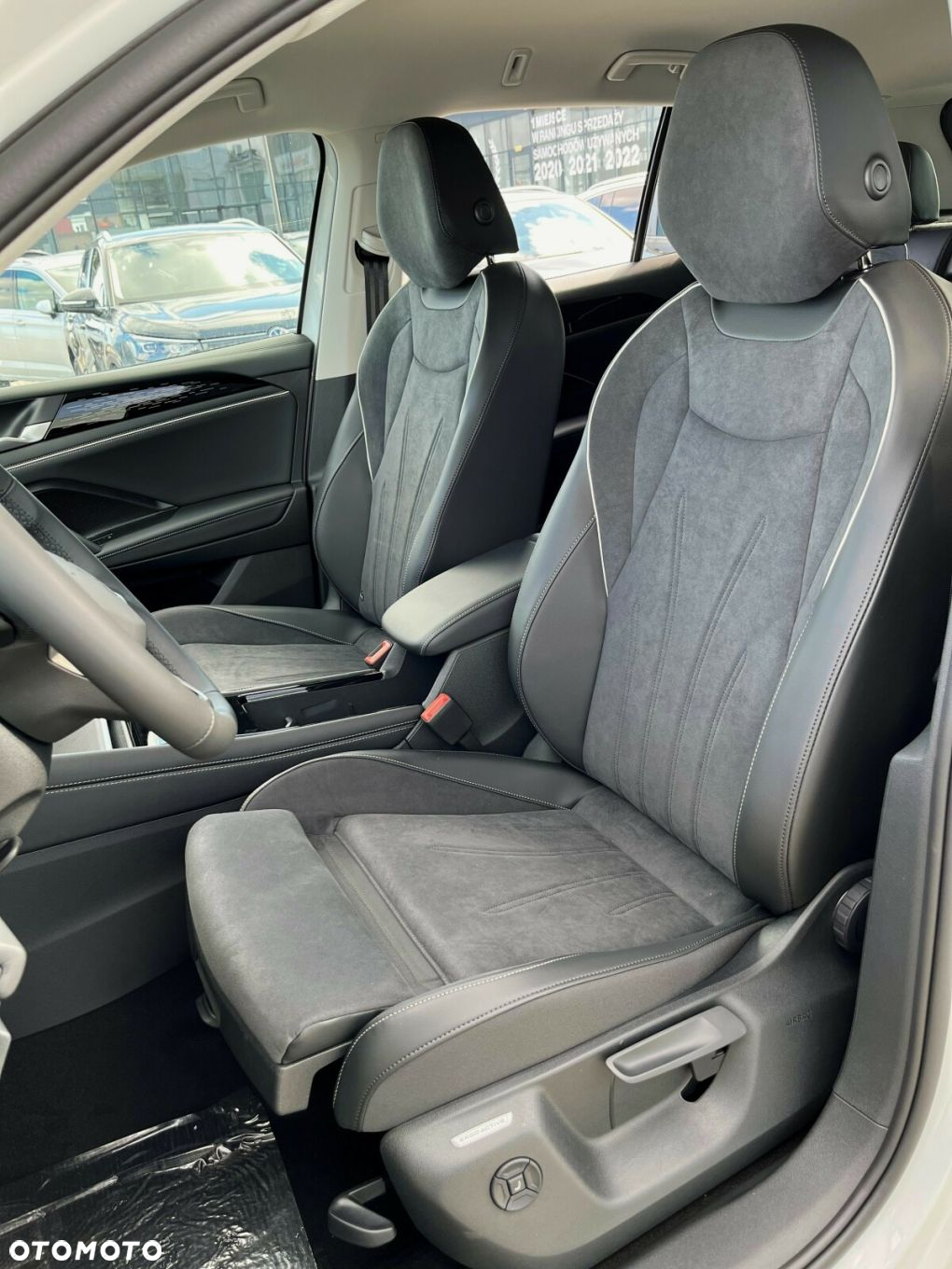 Volkswagen Tiguan 2.0 TDI Elegance DSG - 9