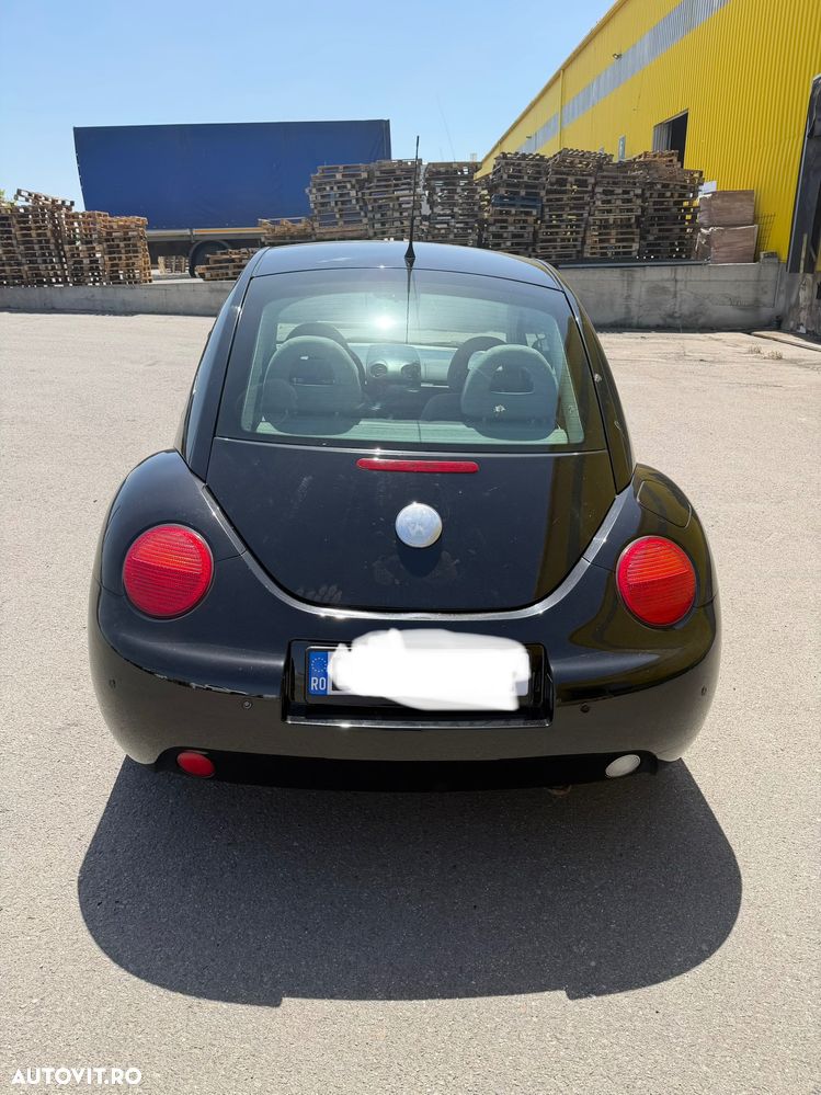 Volkswagen New Beetle - 2
