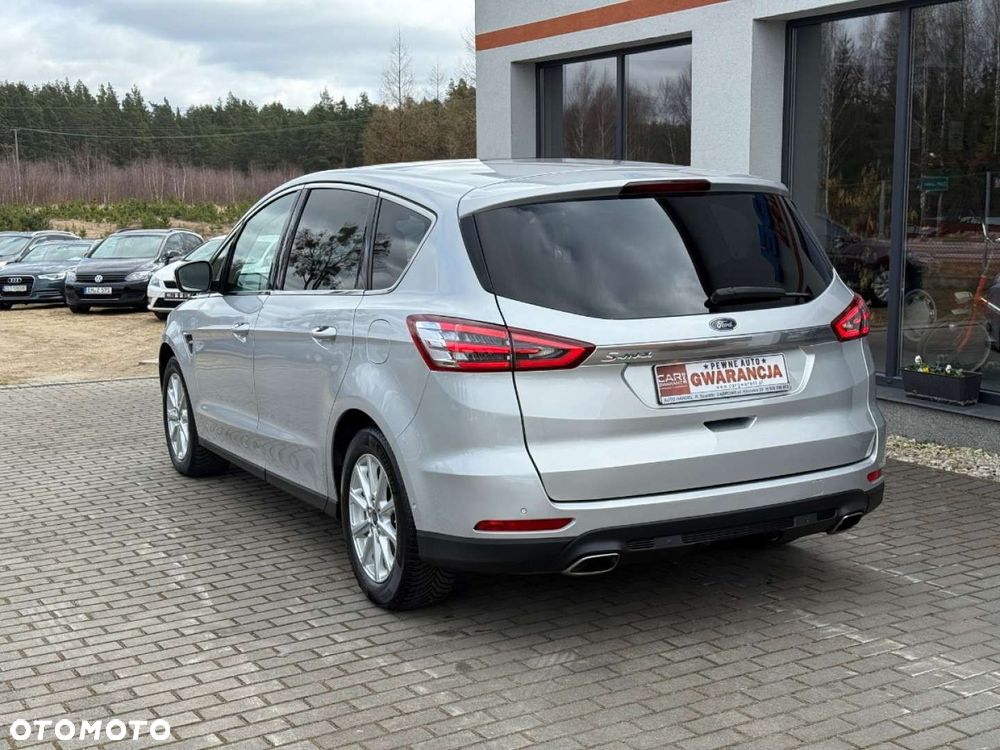 Ford S-Max - 12