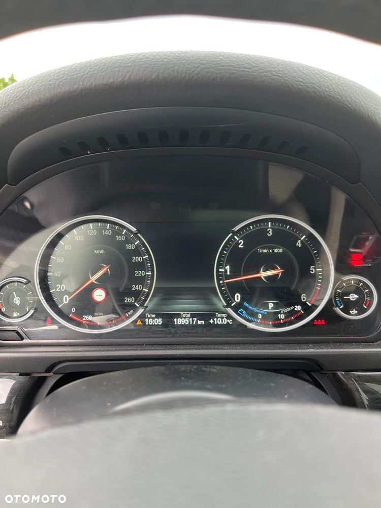 BMW Seria 5 530d xDrive Sport-Aut Luxury Line - 32