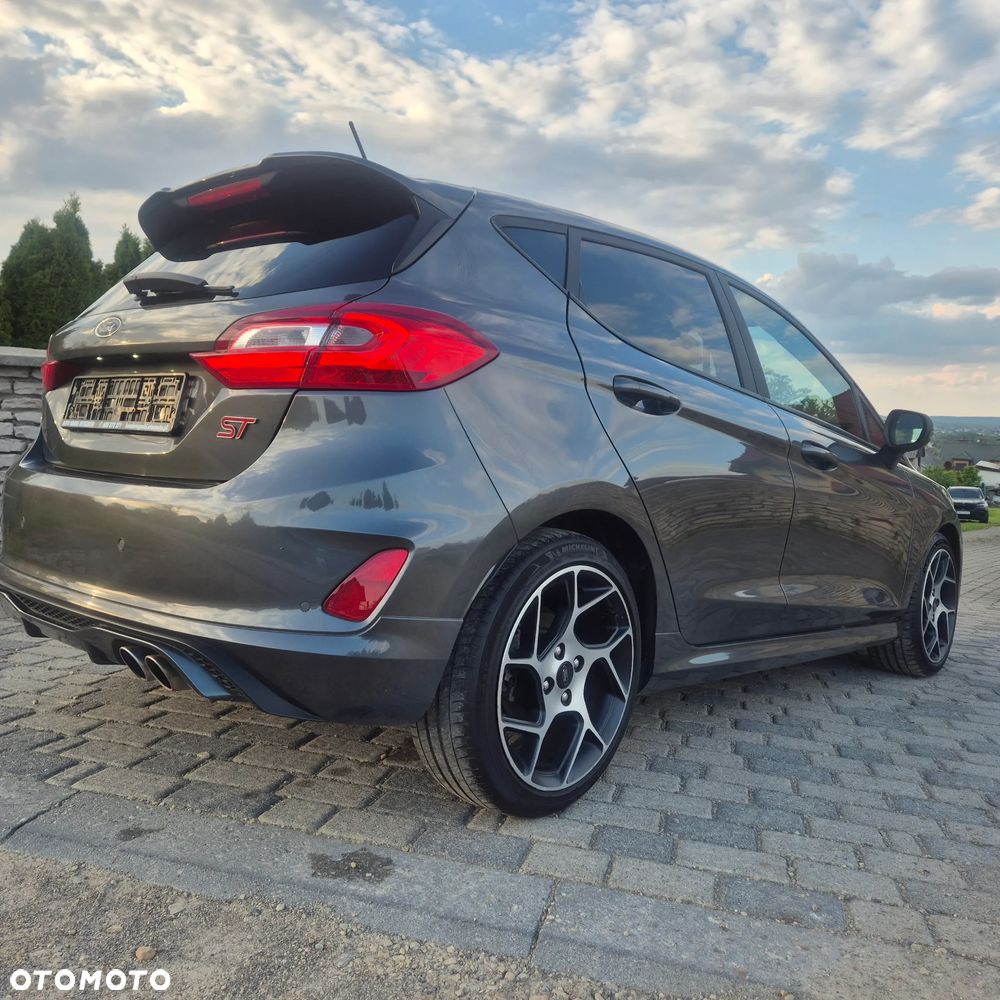 Ford Fiesta 1.5 EcoBoost S&S ST - 23