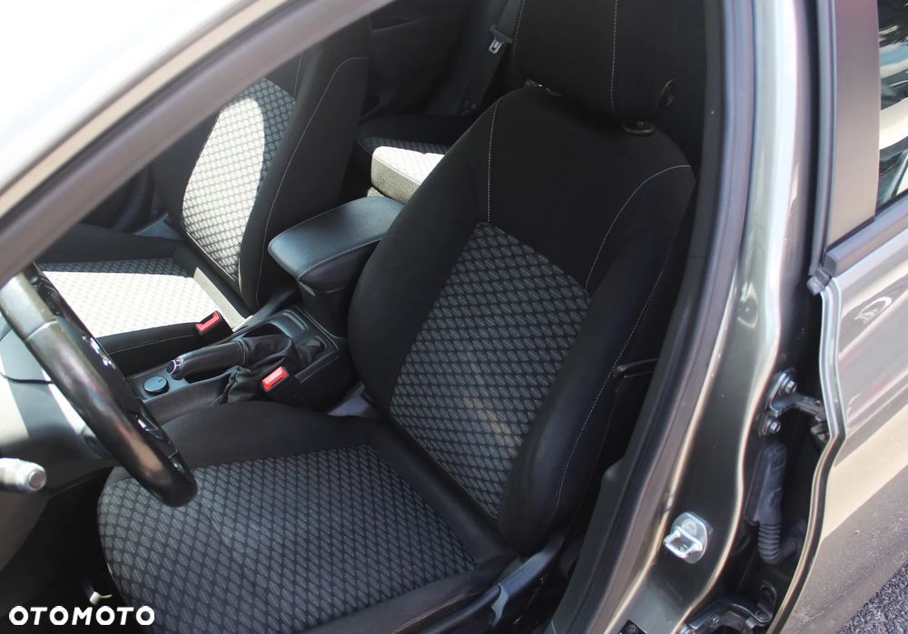 Opel Astra 1.4 T Edition S&S - 15