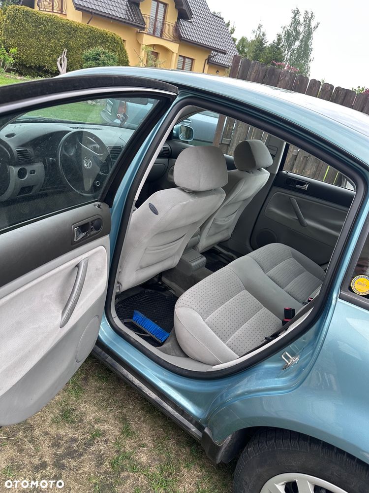 Volkswagen Passat 1.6 Comfortline - 7