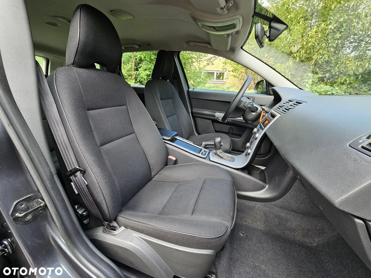 Volvo V50 2.0 Momentum - 10