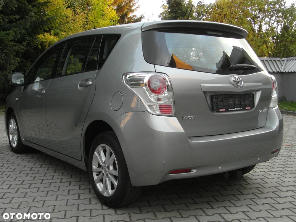 Toyota Verso 2010 photo 5
